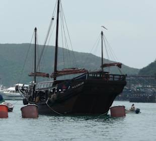 Größeres Fischerboot