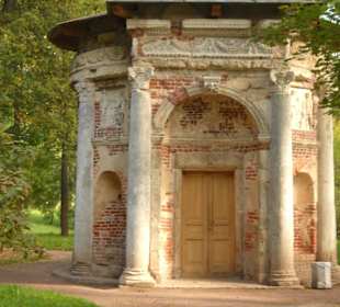 Katharinenpark in Pushkin - Küchenruine (1780)