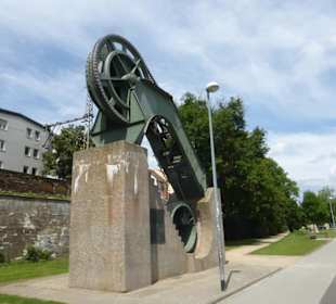 Gutermann-Promenade - erstes Walzenwehr der Welt
