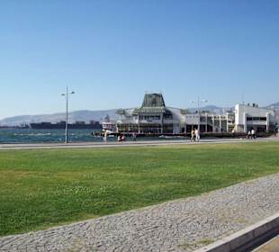 Fährhafen direkt an der Saat Kulesi Konak