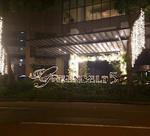 Greenbelt 5 gegenüber dem BSA Tower