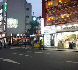 Auf dem Weg zum Einkaufszentrum