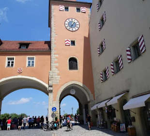 Außenansicht des Brückenturm-Museums