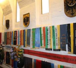 Gedenkhalle im Turmeingang