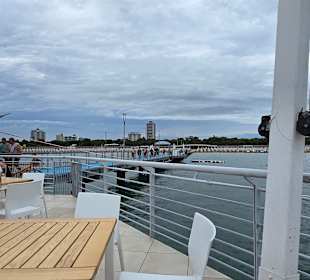 Sonntags viel los dort