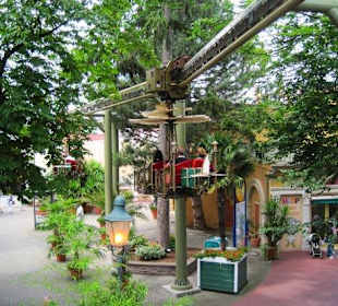 "Schwebebahne mit Fußantritt"