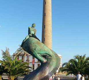 Leuchtturm und Brunnen