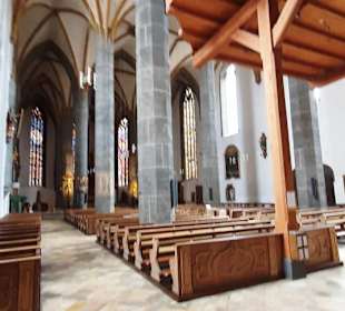 Die gewaltige Kirche
