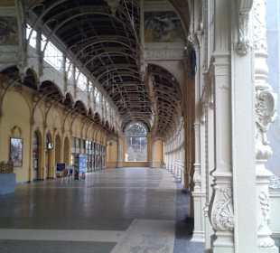 Kolonnaden heute mit kleinen Geschäften