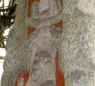 Details vom Relief des Kreuzes