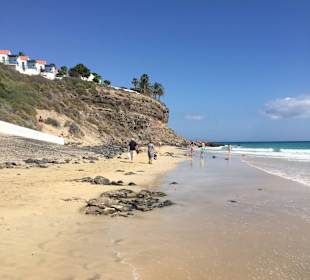 Strand unterhalb des Hotels