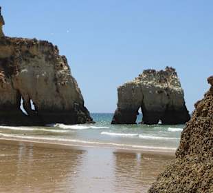 Klippen Praia dos Tres Irmaos