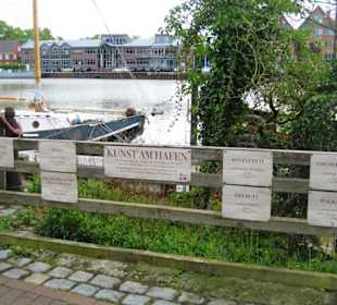 Museumshafen:  "Kunst am Hafen"