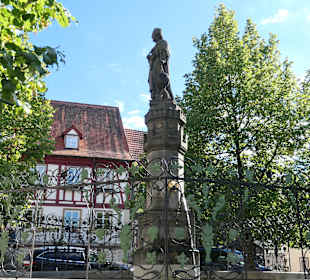 Der Marktbrunnen, ein Denkmal für Regiomontanus