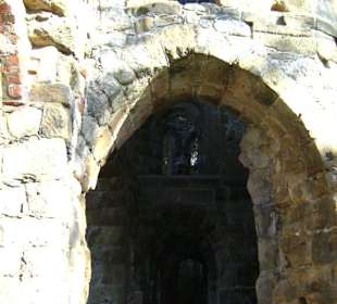 Ruine Klosterkirche, Blick in den Kreuzgang