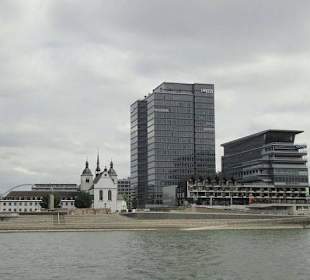 Große Kölner Hafenrundfahrt