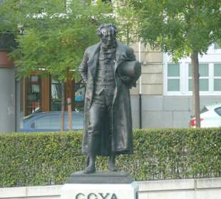 Памятник Гойя