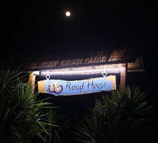 Das Road House bei Nacht