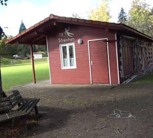 Sportplatz Streichen