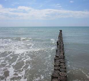 Strand - Weg zum Leuchtturm