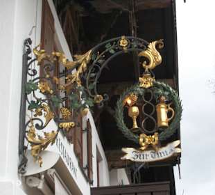 Hausschmuck.