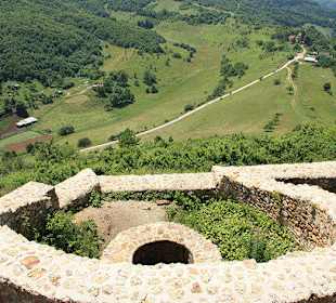 Alte Anlage auf dem Berg Pyramide Sun