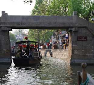 Steinbrücke über den Kanal
