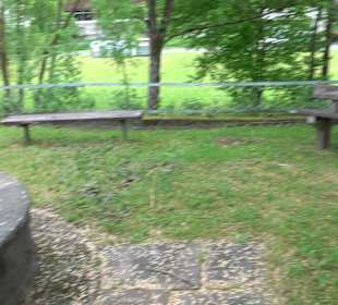 Taubenbrunnen bei der Kirche