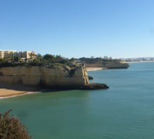 Praia de Nossa Senhora da Rocha unter der Kapelle
