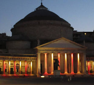Piazza del Plebiscito am Abend