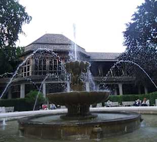 Brunnen und Gradierwerk im Kurpark Reichenhall