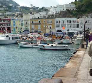 Hafen von Capri