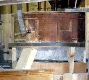 Alte Mühlenwerkzeuge