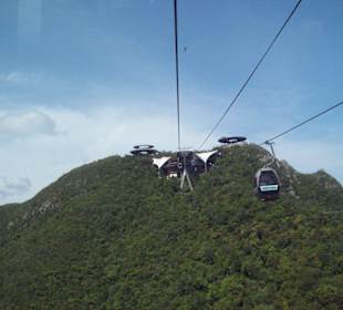 Blick von der Seilbahn auf die Umgebung