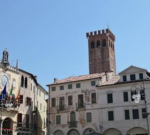 Bei der Piazza Libertà, dem Platz der Freiheit