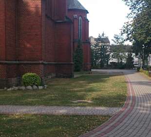Plac przed kościołem
