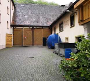 Hinten Snapsbrennerei