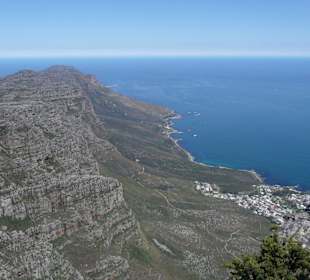 Auberge (letzte Reihe) vom Tafelberg aus gesehen