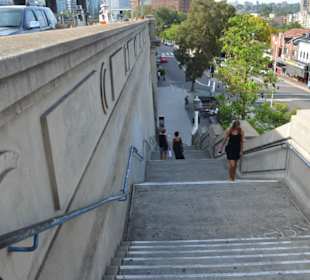 Treppenaufgang zur Harbour Bridge
