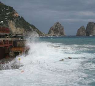 Marina picola mit Faraglione Inseln