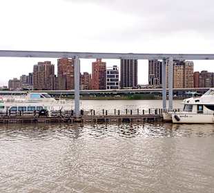 Yanping Riverside Park - Dadaocheng Dock
