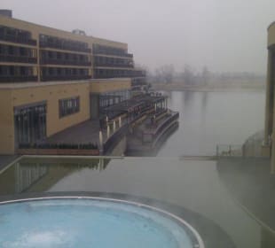 Outdoor-Pool Lodge