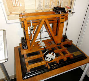 Rundgang durch die Ausstellung des Museums