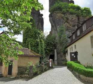 Im Innenhof des Museums