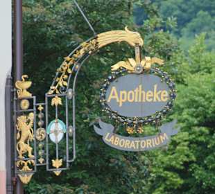 Nasenschild am Zwillingshaus