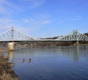 Blaues Wunder oder doch nur eine Stahlbrücke