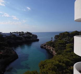 Blick vom Hotel auf die Bucht Cala Egos