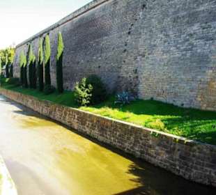 Kanal an der Kathedrale