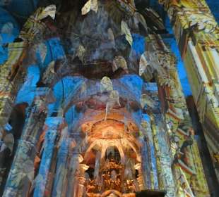 Heilig-Geist-Kirche: Installation „Unter Flügeln“ 