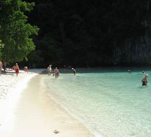 Koh Hong, Beach